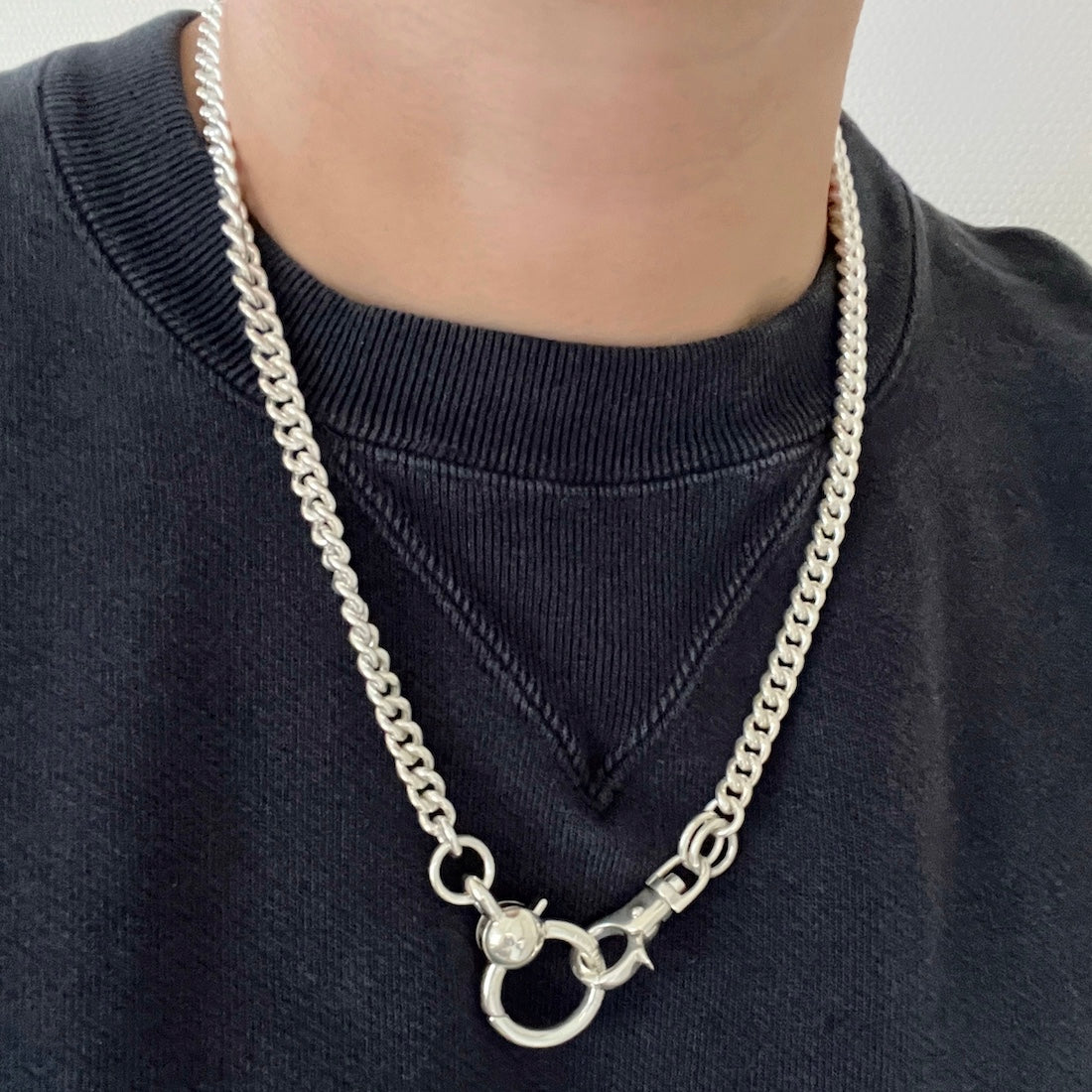 Round Curb Chain Wallet chain