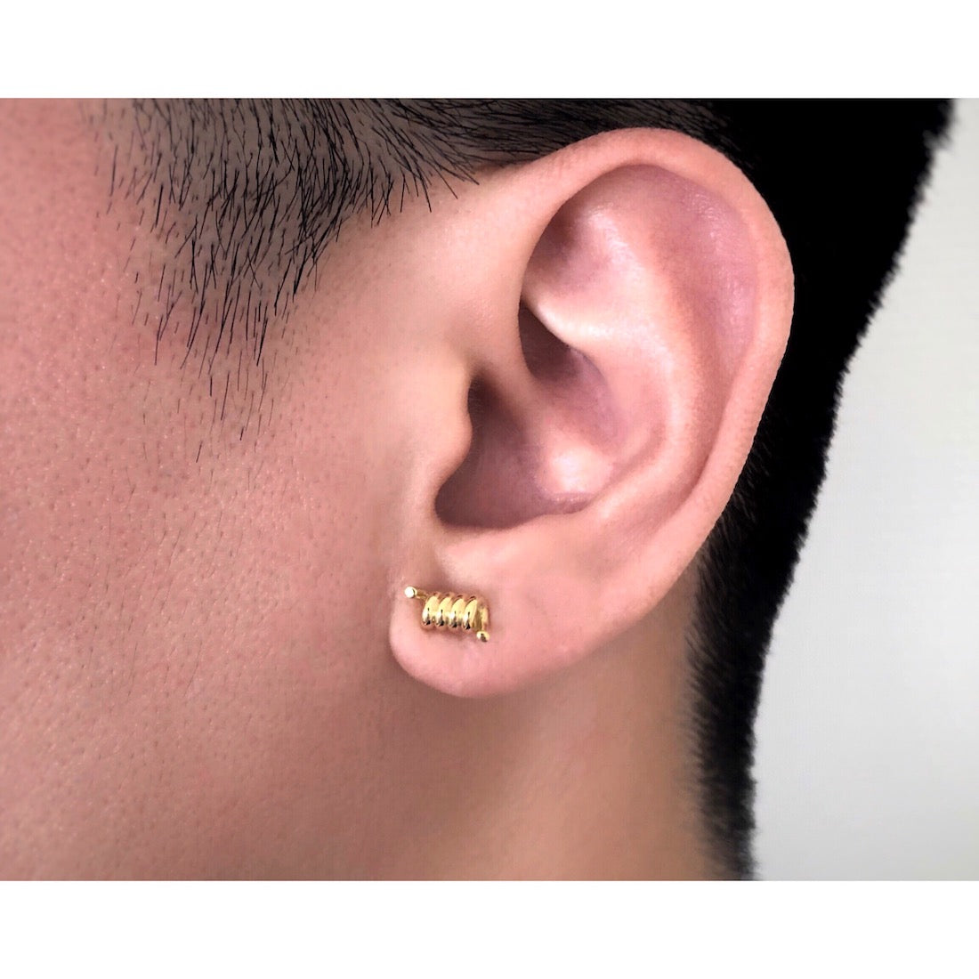 18K イエローゴールド 片耳ピアス 着用