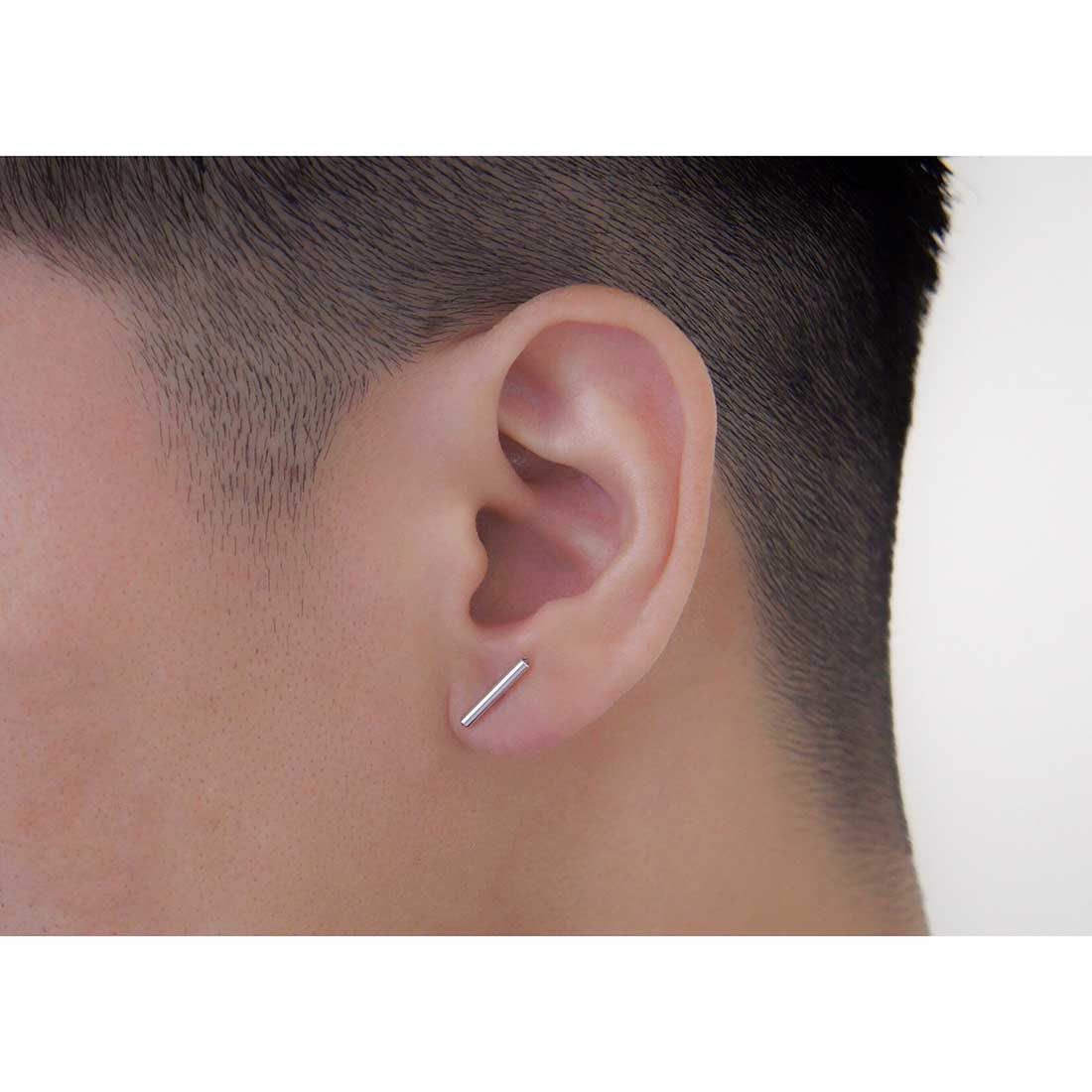 18K 片耳ピアス ホワイトゴールド Black Diamond long 着用