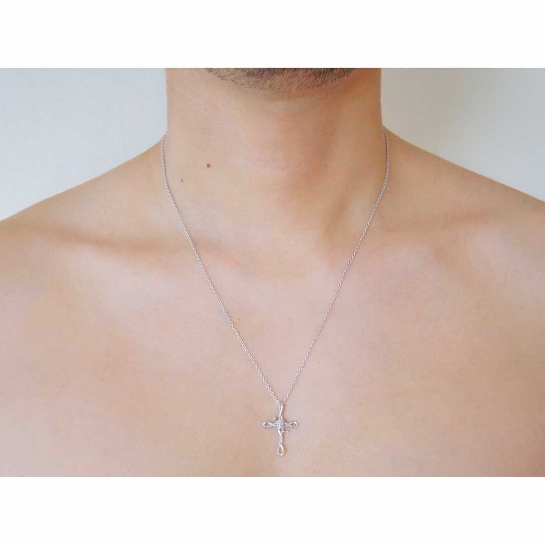 18K ホワイトゴールド クロスネックレス Cross Necklace 着用