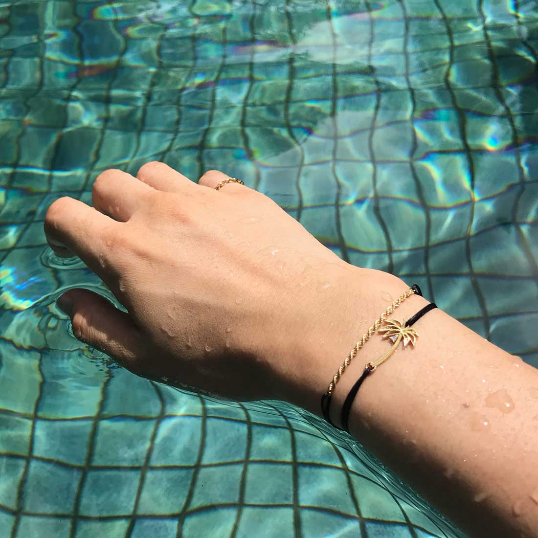 18K Cord Bracelet コードブレスレットPalm Tree パームツリー ヤシの木 Dismondo ダイアモンドイエローゴールド 着用