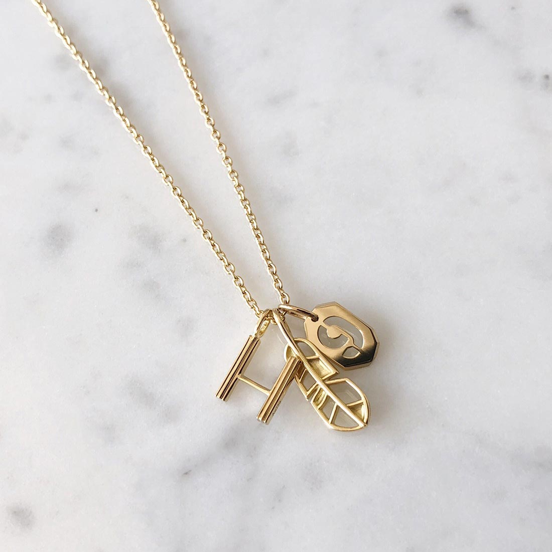 18K イニシャルチャーム チャームコーディネート