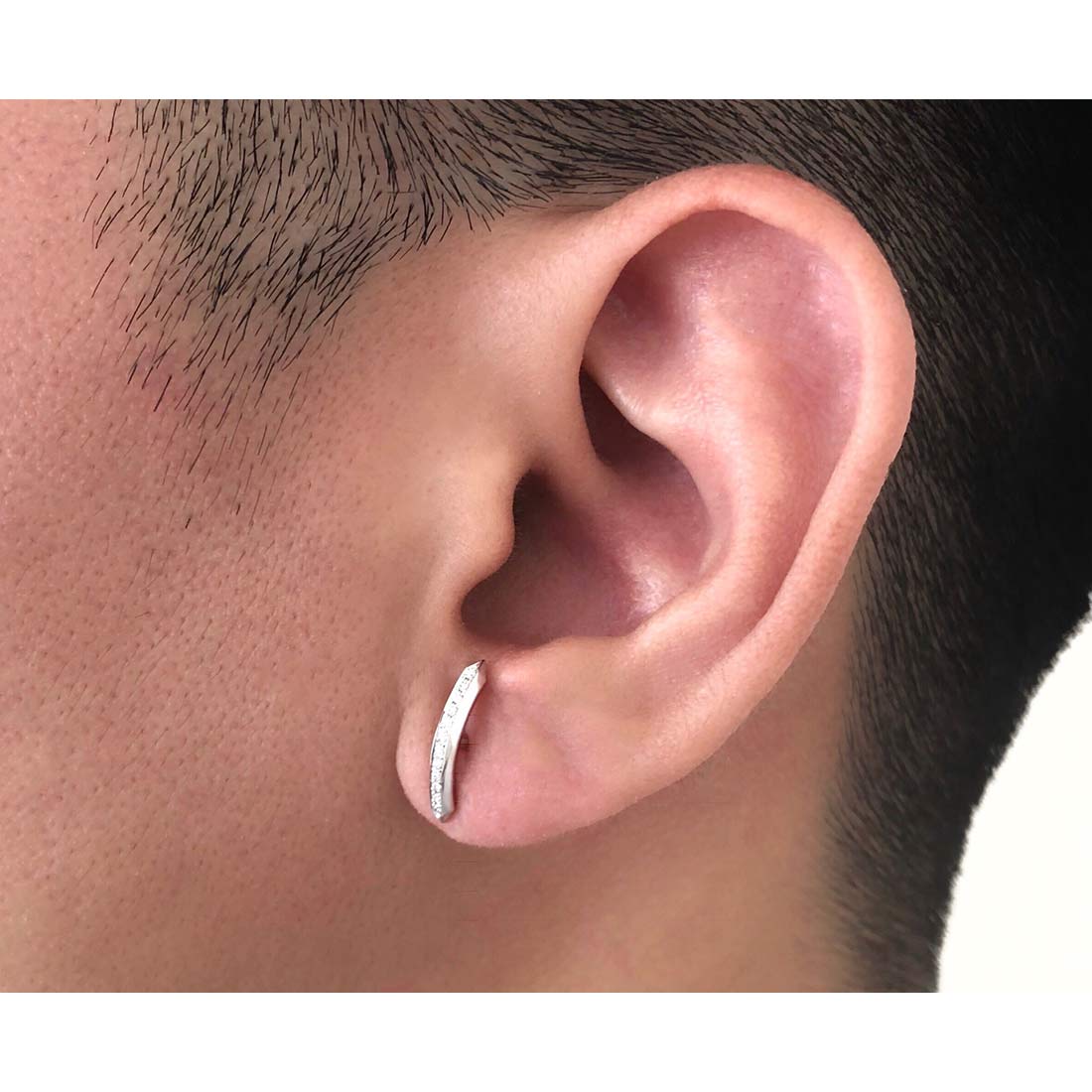 18K ホワイトゴールド 片耳ピアス ダイア Diamond Crystal クリスタル 着用