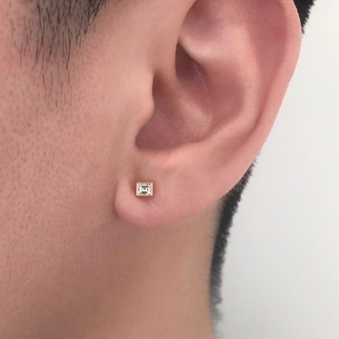 18K ホワイトゴールド ピアス バケットダイア Baguette Diamond 着用