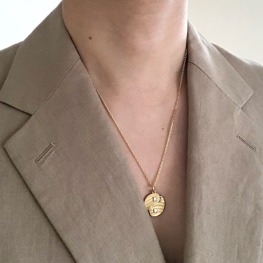 18K コイン チャーム Coin Charm diamond ダイアモンド ラージサイズ 着用