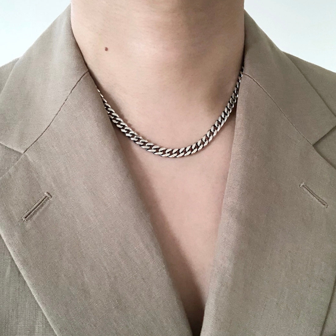 Silver　シルバー９２５　Curb Chain　カーブチェーン　Necklace　ネックレス　着用写真