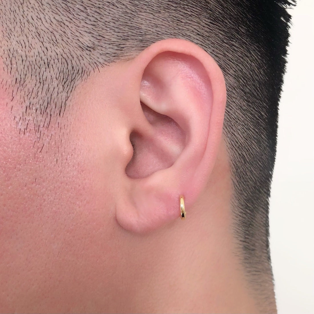 K18 Hoop イエローゴールド フープピアス 着用