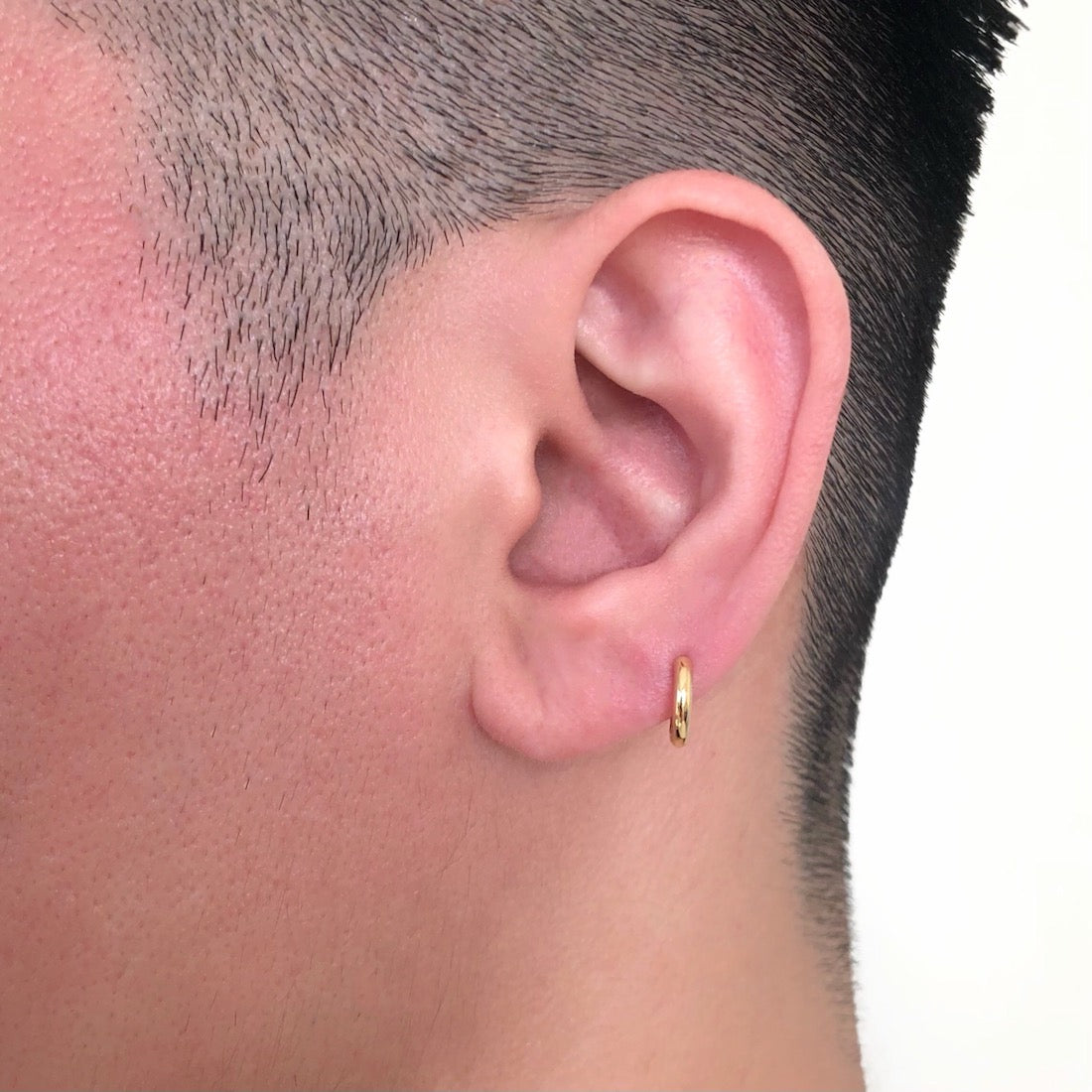 18K Micro Hoop マイクロフープ 片耳ピアス イエローゴールド 着用