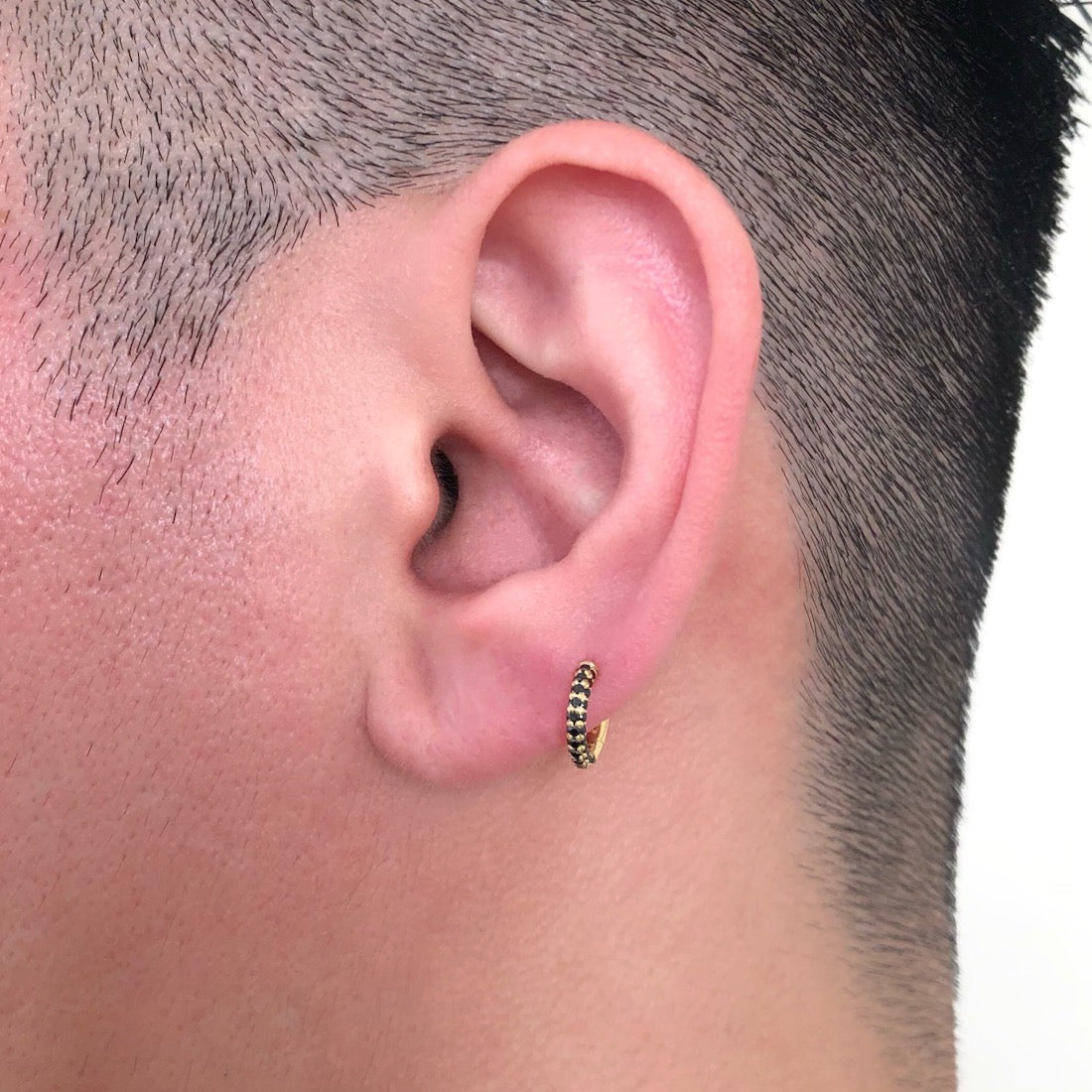 18K Black Diamond Hoop フープピアス ブラックダイア 着用