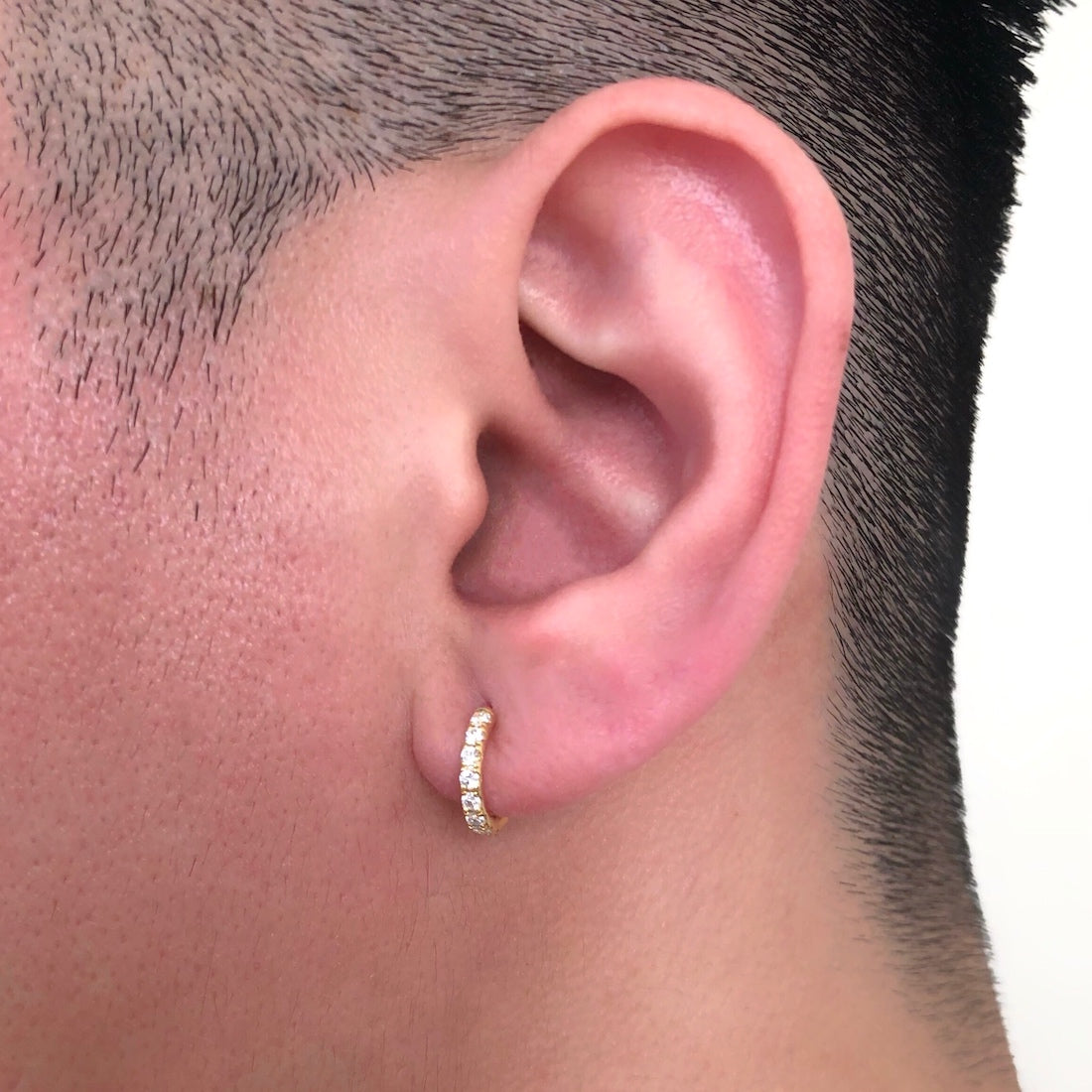 18K Small スモールサイズ Diamond ダイアモンド Hoop フープピアス 片耳 イエローゴールド 着用