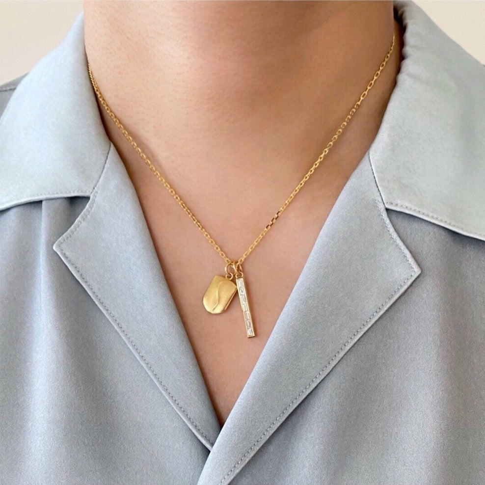 18K イエローゴールド Baguette Diamond Charm チャーム 着用写真