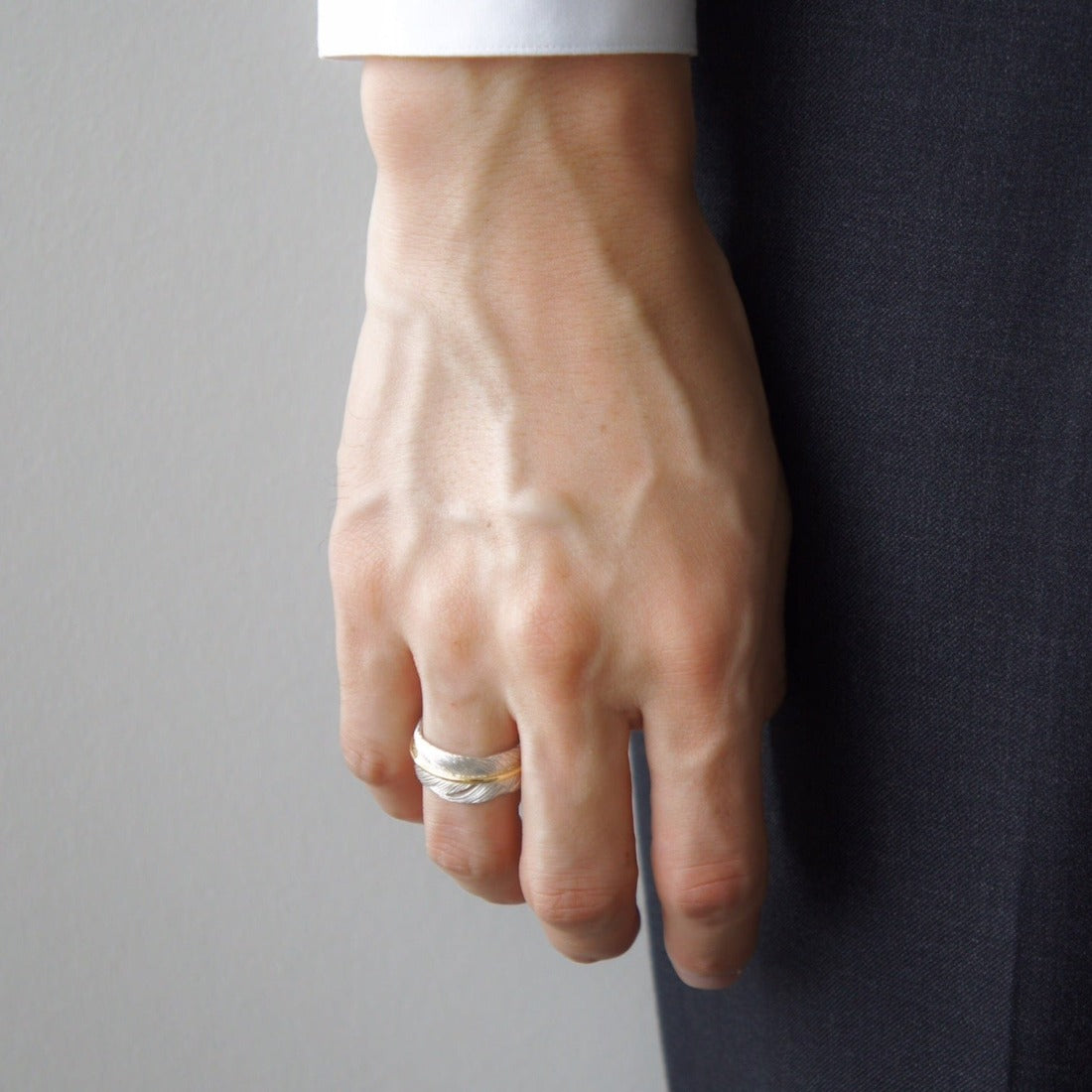 silver925 シルバー925 18K イエローゴールド Combination コンビネーション Ring リング Feather フェザー 着用