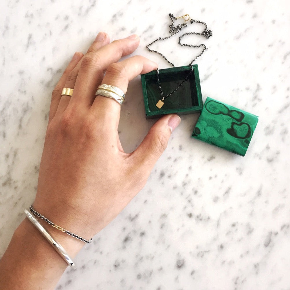 silver925 シルバー925 18K イエローゴールド Combination コンビネーション Ring リング Feather フェザー 着用写真