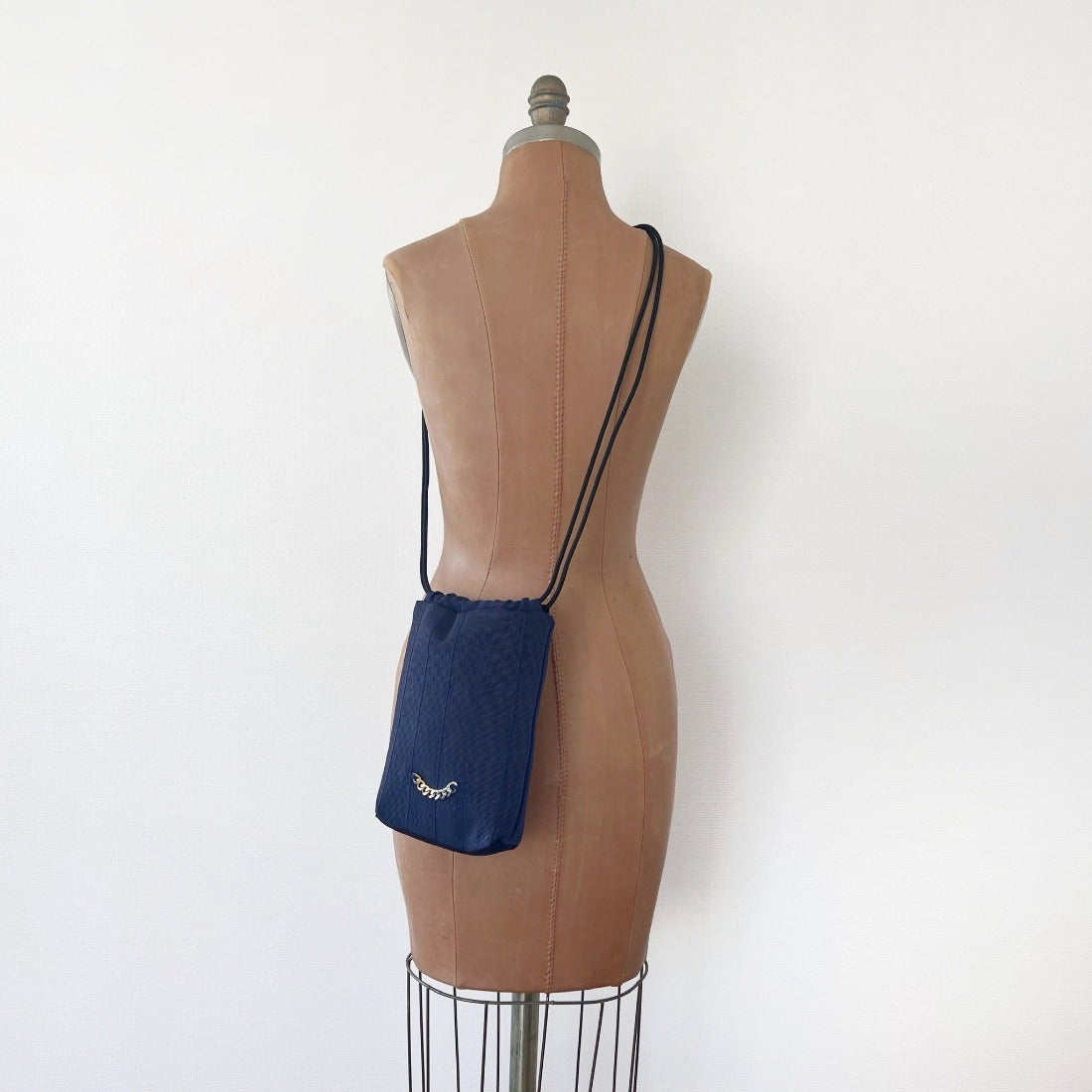 ネイビー クロスボディ ミニバック Crossbody Mini Bag  着用