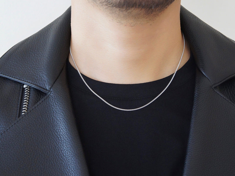18K　ホワイトゴールド　Curb Chain　カーブチェーン　Necklace　ネックレス　着用